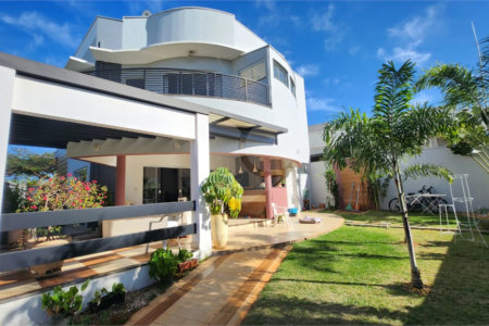 Casa à venda com 3 quartos, sendo 2 suítes, em Residencial Village Damha, Araraquara, SP