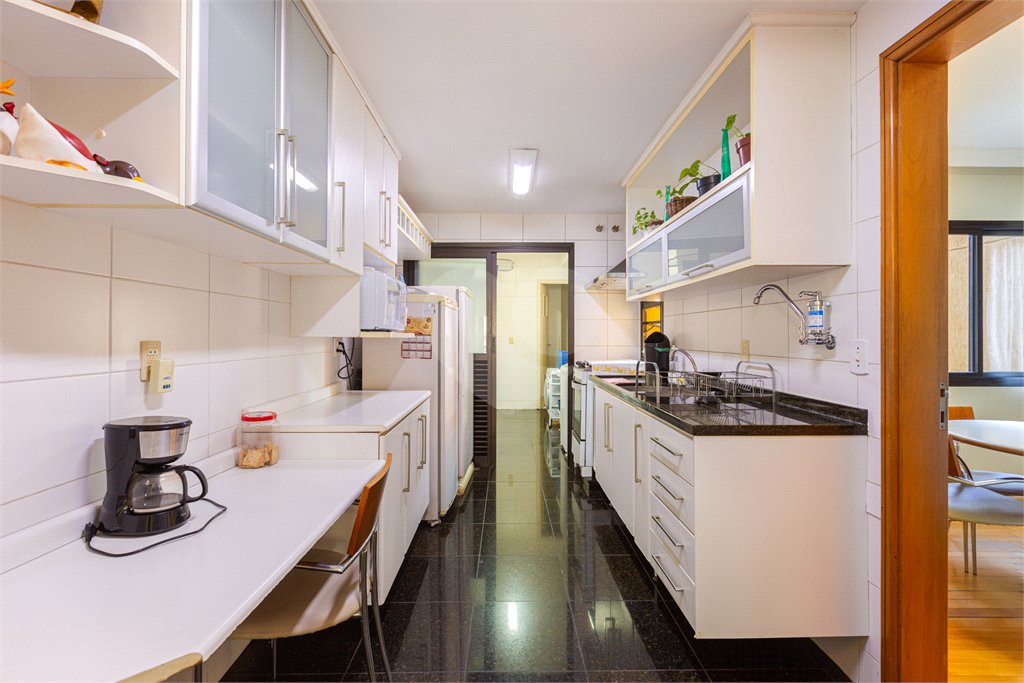 Apartamento à venda com 3 suítes em Alto da Lapa, São Paulo, SP