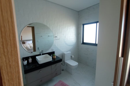 Casa à venda com 3 quartos, sendo 1 suíte, no condomínio Lago dos Ipês, Itapetininga - SP