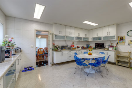 Casa à venda com 4 suítes em Chácara Monte Alegre, São Paulo, SP