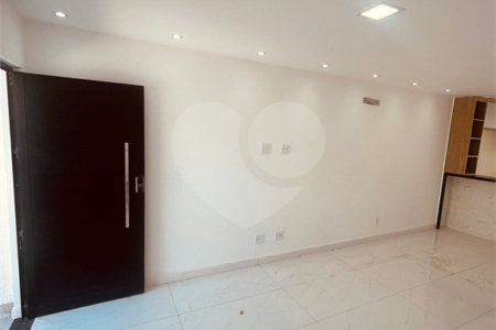 Casa à venda com 3 quartos, sendo 2 suítes, no condomínio Grand Park, Rio de Janeiro - RJ