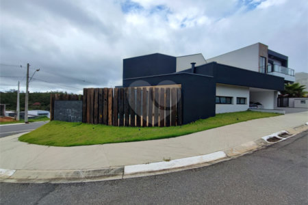 Terreno à venda com 4 suítes no condomínio Residencial Veneza, Mogi das Cruzes - SP