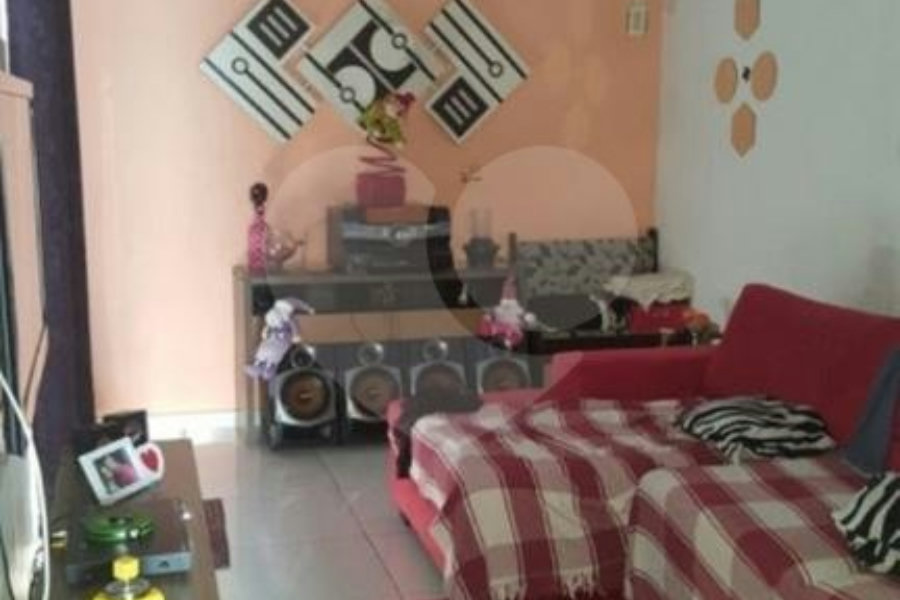 Sobrado à venda com 4 quartos, sendo 1 suíte, em Tremembé, São Paulo, SP