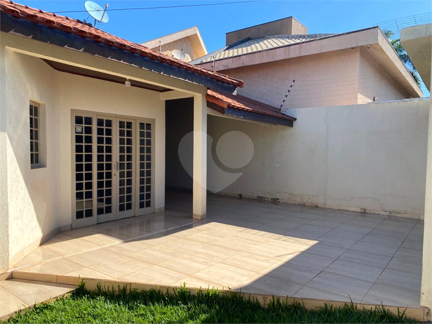 Casa à venda com 2 quartos, sendo 1 suíte, em Vila Renô, Ponta Porã, MS