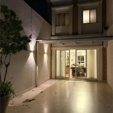 Casa à venda com 4 suítes no condomínio East Village, São Paulo - SP
