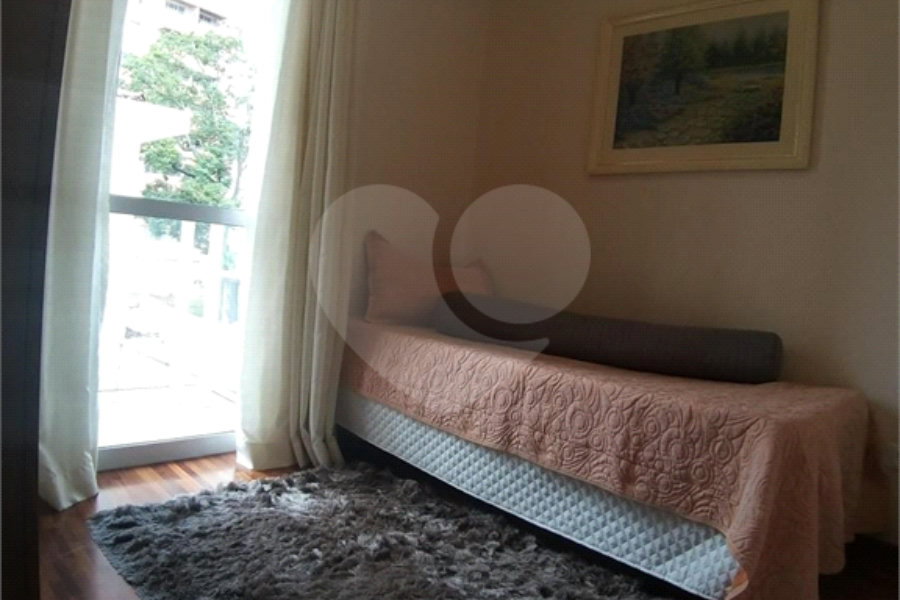 Casa à venda com 3 quartos, sendo 1 suíte, em Saúde, São Paulo, SP