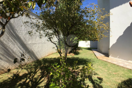 Casa à venda com 4 suítes no condomínio Estância Marambaia, Vinhedo - SP