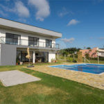 Casa à venda com 4 quartos, sendo 1 suíte, no condomínio Residencial Pinheiros do Lago, Alambari - SP