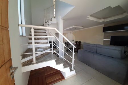 Sobrado à venda com 3 quartos, sendo 1 suíte, em Vila Suissa, Mogi das Cruzes, SP