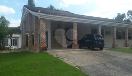 Casa à venda ou para alugar com 3 quartos, sendo 2 suítes,  no condomínio Residencial Chacara Santa Maria, Votorantim - SP
