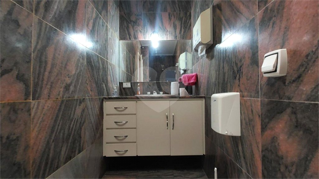 Casa à venda com 4 quartos, sendo 2 suítes,  em Vila Alexandria, São Paulo, SP