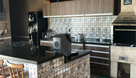 Casa à venda com 3 quartos, sendo 1 suíte,  no condomínio Fiorella, Valinhos - SP