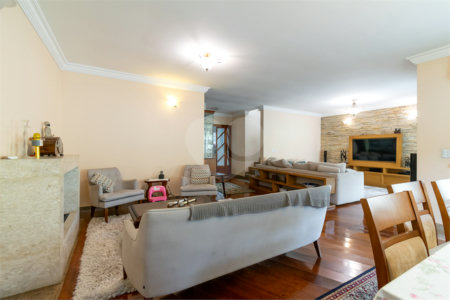 Casa à venda com 3 quartos, sendo 1 suíte,  em Vila Cordeiro, São Paulo, SP
