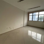 Sala Comercial à Venda no Gonzaga – Avenida Ana Costa – Santos/Sp