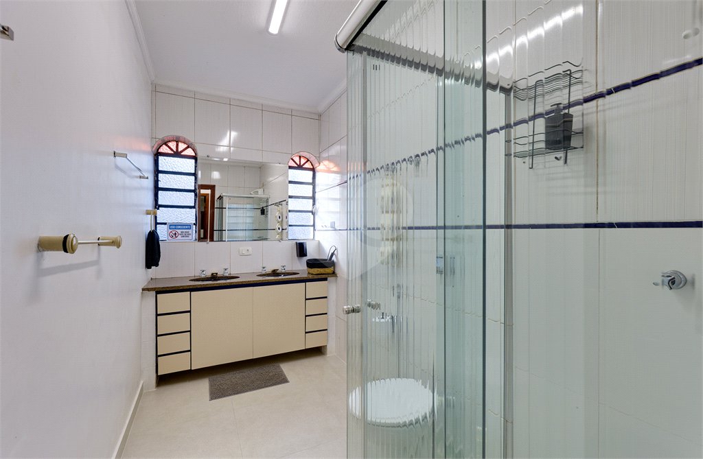 Casa Térrea à venda com 5 quartos, sendo 2 suítes, em Alto da Boa Vista, São Paulo, SP