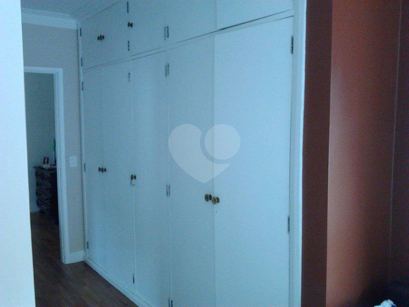 Sobrado à venda com 4 quartos, sendo 1 suíte, em Alto da Boa Vista, São Paulo, SP