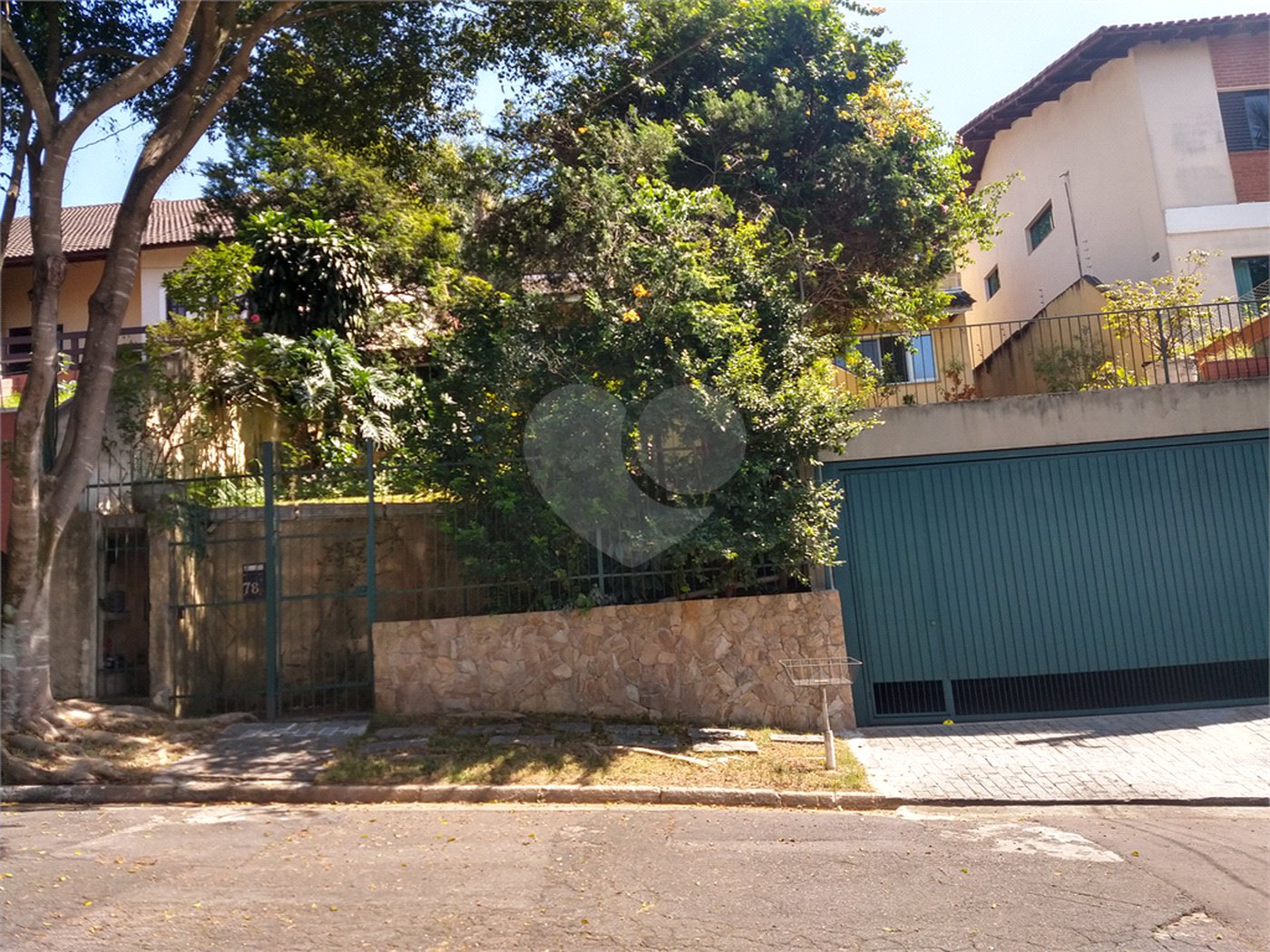 Sobrado à venda com 4 quartos, sendo 1 suíte, em Parque dos Príncipes, São Paulo, SP