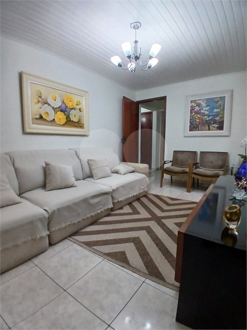Casa à venda com 3 quartos, sendo 1 suíte, em Vila Rica, São Paulo, SP