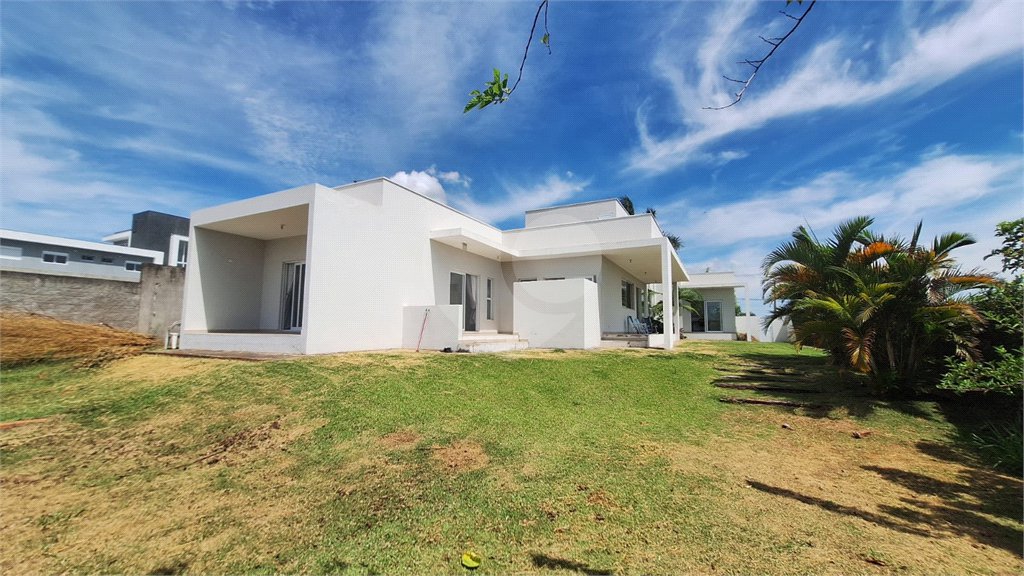 Casa à venda com 4 quartos, sendo 3 suítes,  no condomínio Fazenda Alta Vista, Salto de Pirapora - SP