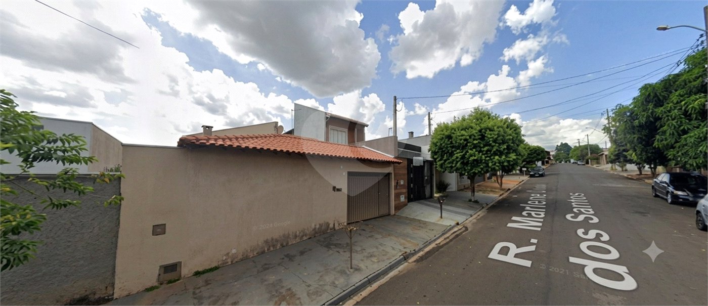 Casa à venda com 3 quartos em Residencial Azulville II, Matão, SP