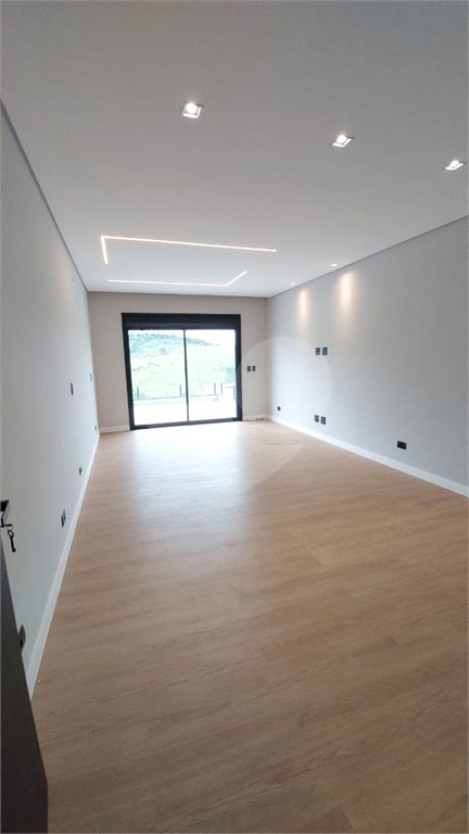 Casa à venda com 5 suítes no condomínio Figueira Garden, Atibaia - SP