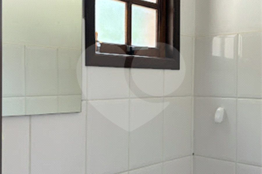 Casa à venda com 3 quartos, sendo 2 suítes, no condomínio Loteamento Haras El Passo, Mairiporã - SP