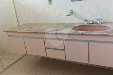 Casa à venda com 4 quartos, sendo 1 suíte, em Vila Santista, Atibaia, SP