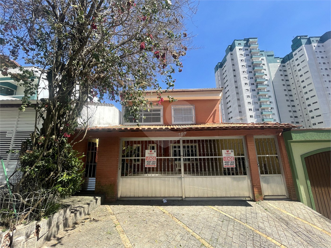 Sobrado à venda com 4 quartos, sendo 1 suíte, em Vila Gilda, Santo André, SP