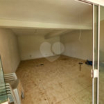Casa à venda com 4 quartos, sendo 1 suíte,  no condomínio Jardim Shangri-lá, Atibaia - SP