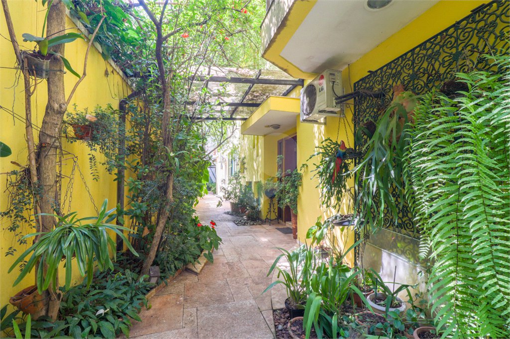 Sobrado à venda com 3 suítes, em Jardim das Bandeiras, São Paulo, SP