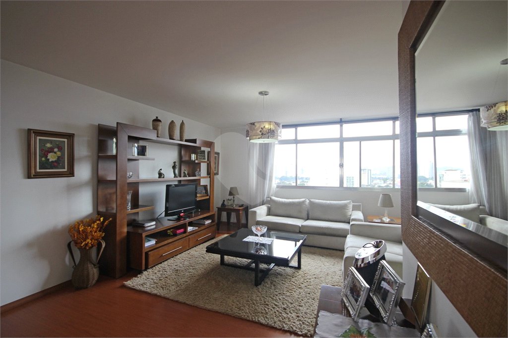 Apartamento à venda com 3 quartos, sendo 1 suíte,  em Alto da Lapa, São Paulo, SP