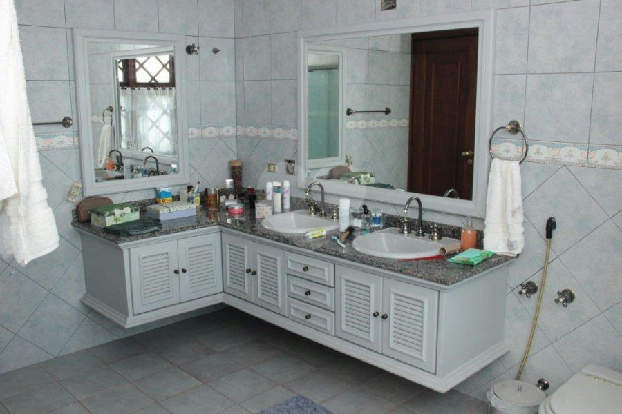 Sobrado à venda com 7 quartos, sendo 5 suítes, no Centro, Mairiporã, SP