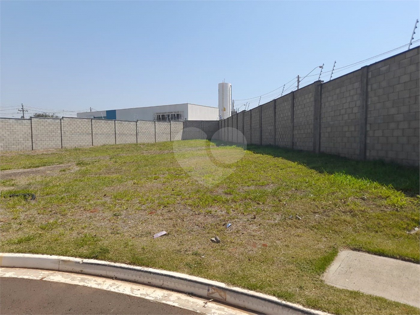 Terreno à venda no condomínio Monte das Araucárias