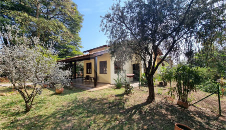 Casa à venda com 4 quartos, sendo 2 suítes, em Bosque, Vinhedo, SP