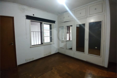 Sobrado à venda com 5 quartos, sendo 3 suítes, em Cidade Monções, São Paulo, SP