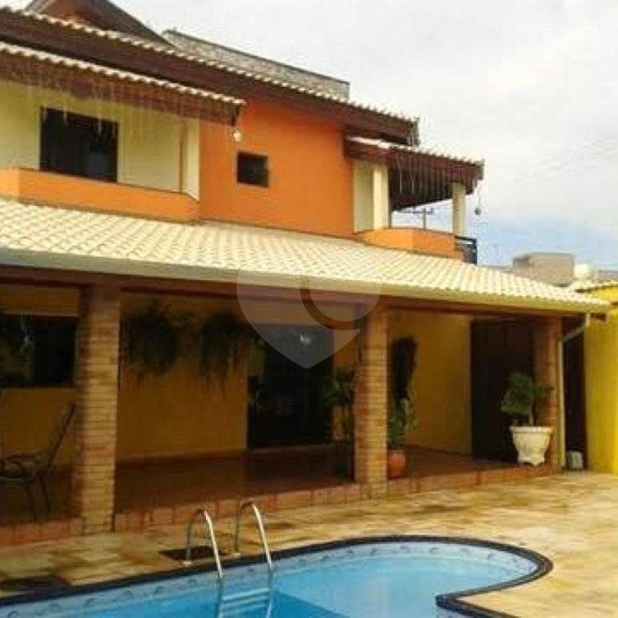 Casa à venda com 4 quartos, sendo 1 suíte, em Wanel Ville, Sorocaba, SP