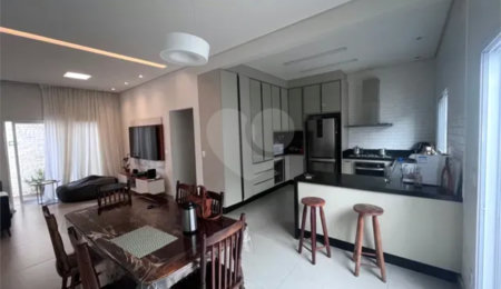 Casa à venda com 5 quartos, sendo 1 suíte,  no condomínio Portal da Serra, São José dos Campos - SP