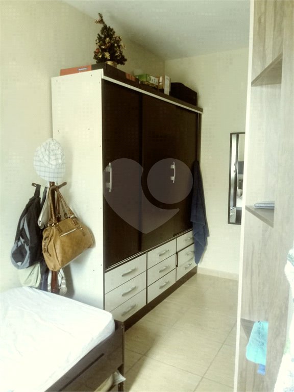 Casa à venda com 2 quartos, sendo 1 suíte, no condomínio Jardim Débora, Poá - SP