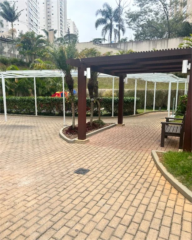 Apartamento à venda com 3 quartos, sendo 1 suíte,  em Vila Andrade, São Paulo, SP