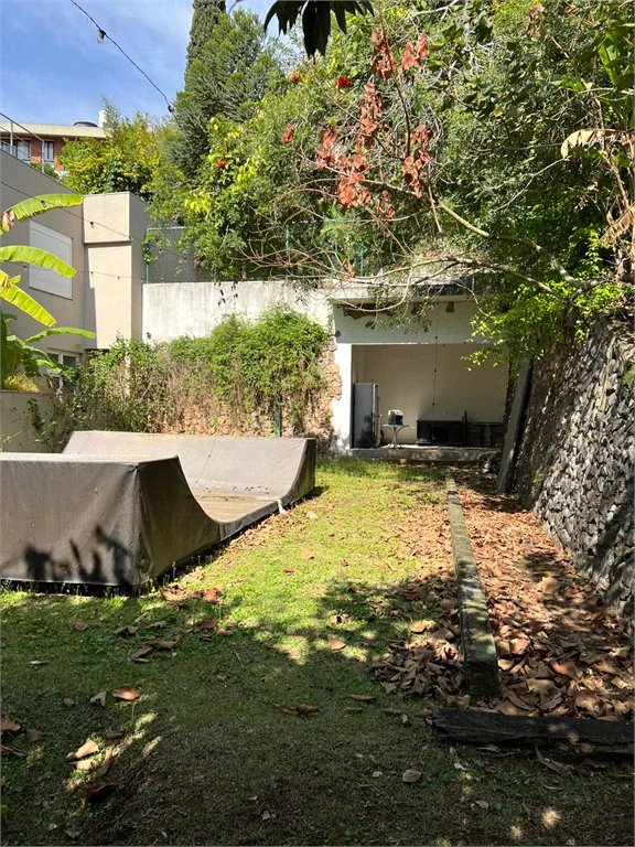 Terreno à venda no condomínio Jardim Vitória Régia, São Paulo - SP