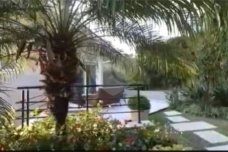 Casa à venda com 5 suítes no condomínio Parque Arco Iris, Atibaia - SP
