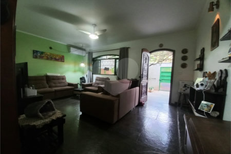 Casa à venda com 4 quartos, sendo 1 suíte,  em Parque dos Bandeirantes, Ribeirão Preto, SP