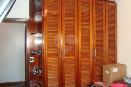 Sobrado à venda com 4 quartos, sendo 2 suítes, em Santa Teresinha, São Paulo, SP