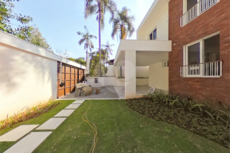 Casa à venda com 4 quartos, sendo 3 suítes,  em Jardim Marajoara, São Paulo, SP