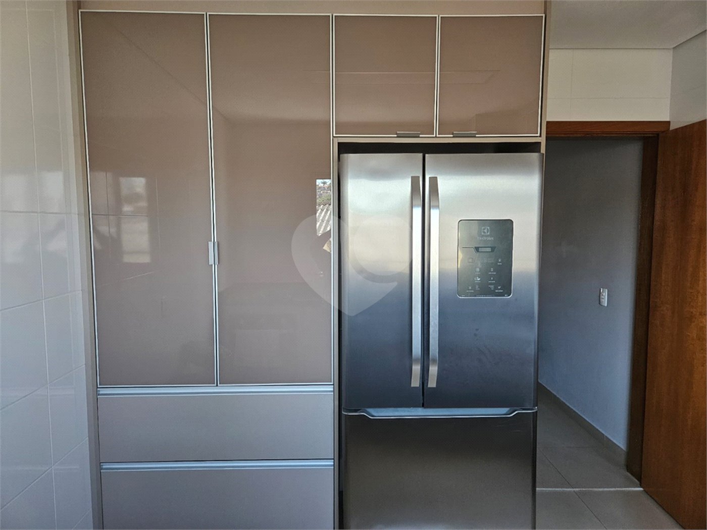 Casa à venda com 3 quartos, sendo 1 suíte, no condomínio Professora Romilde Nogueira de Sá, São Paulo - SP