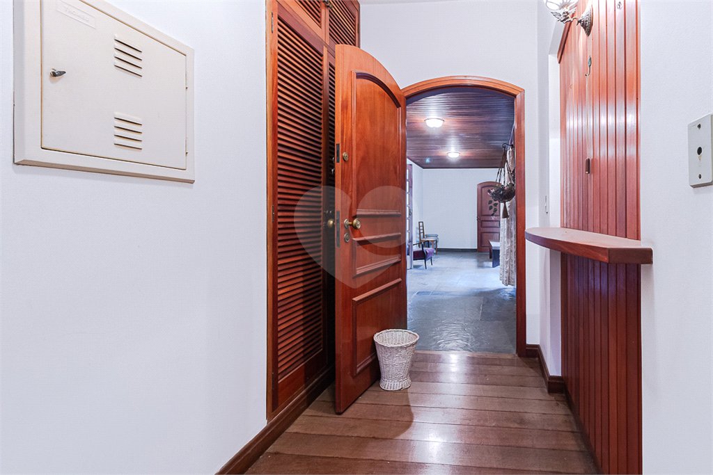 Casa Térrea à venda com 3 suítes em Jardim dos Estados, São Paulo, SP