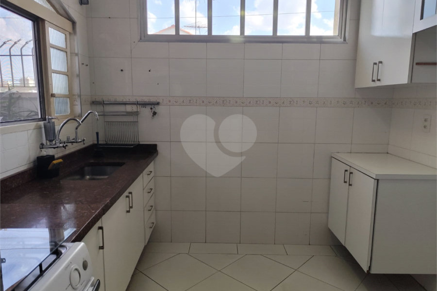 Sobrado à venda com 2 quartos em Vila Nivi, São Paulo, SP