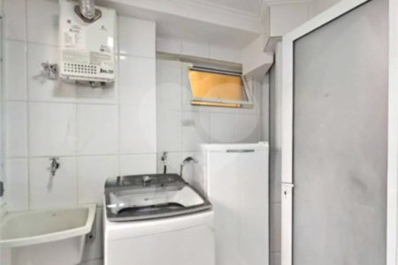 Apartamento à venda com 3 quartos, sendo 1 suíte, em Riviera de São Lourenço, Bertioga, SP