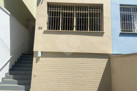 Casa à venda com 3 quartos, sendo 1 suíte, em Parque Maria Domitila, São Paulo, SP