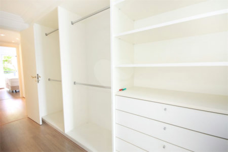 Apartamento à venda com 3 quartos, sendo 1 suíte, em Alto da Boa Vista, São Paulo, SP